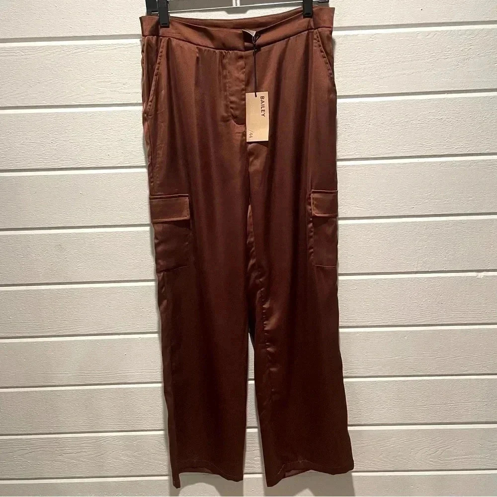 NWT Bailey 44 Satin Relaxed Fit High Rise Wide Leg Cargo Pants Size 6